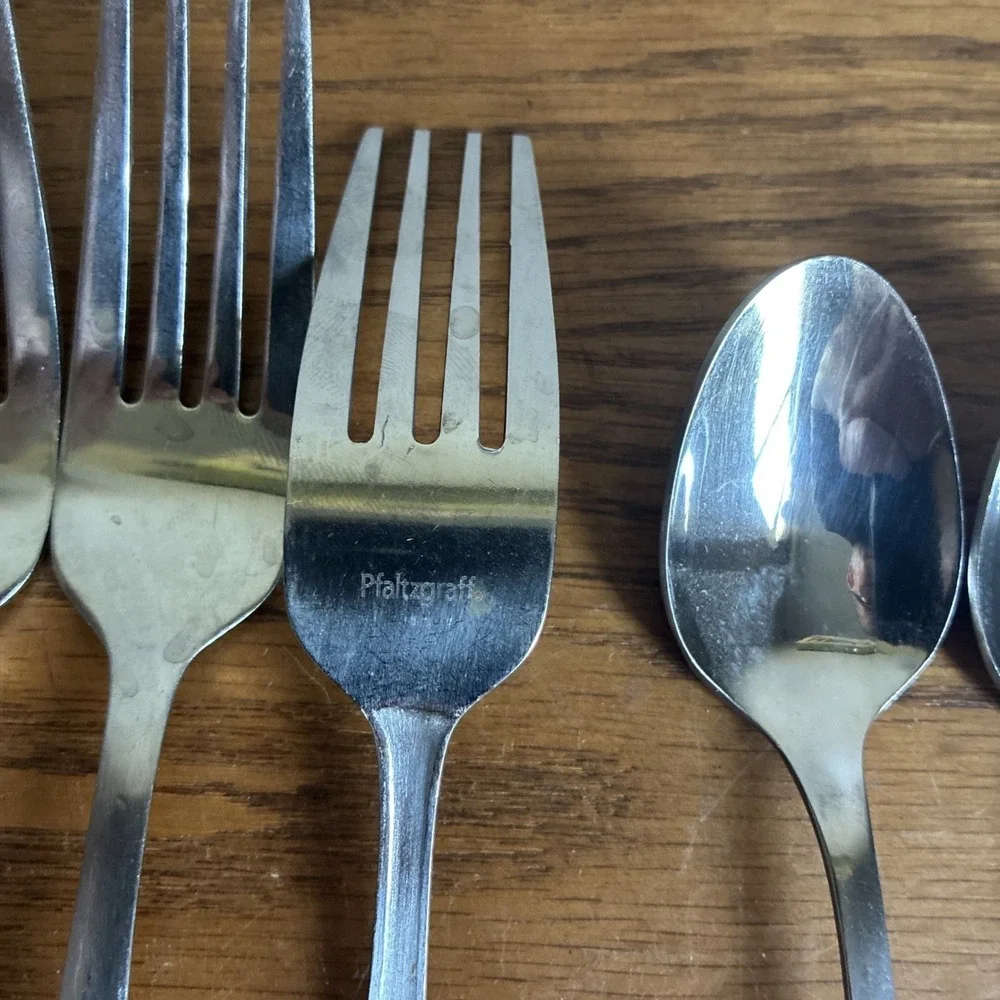 Pfaltzgraff Flatware Set of 19 Pieces Silverware